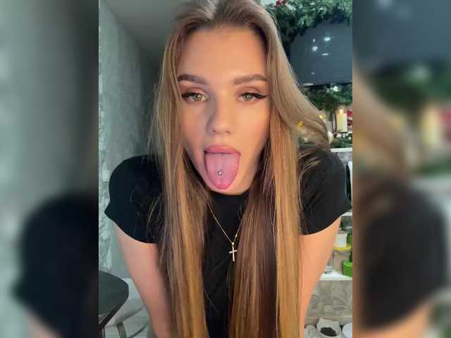 Entrez le videochat erotique avec le
modèle SweetyMia SweetyMia