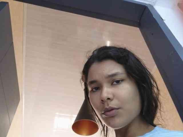 sexychanell-1 webcam