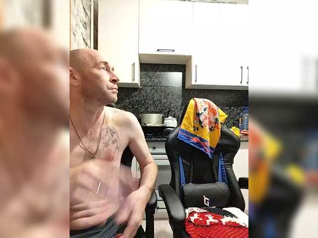 Vai a chattare su Innokentiy449 Innokentiy449