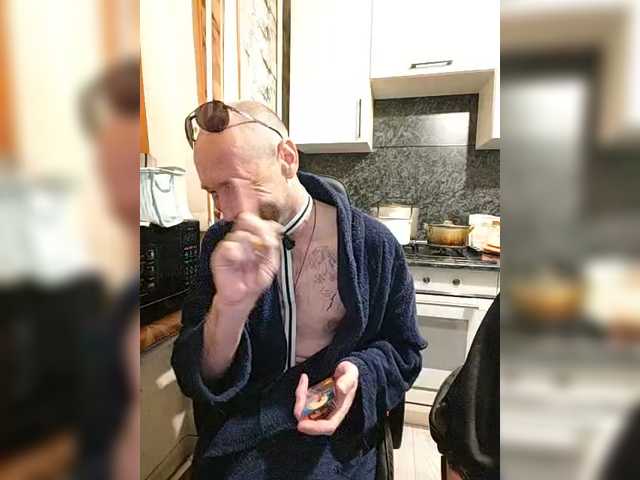 go to chat with Innokentiy449