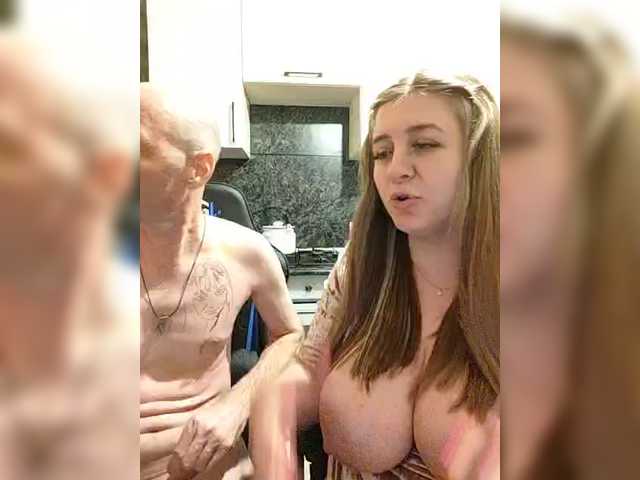 Entrez le videochat erotique avec le
modèle Innokentiy449 Innokentiy449