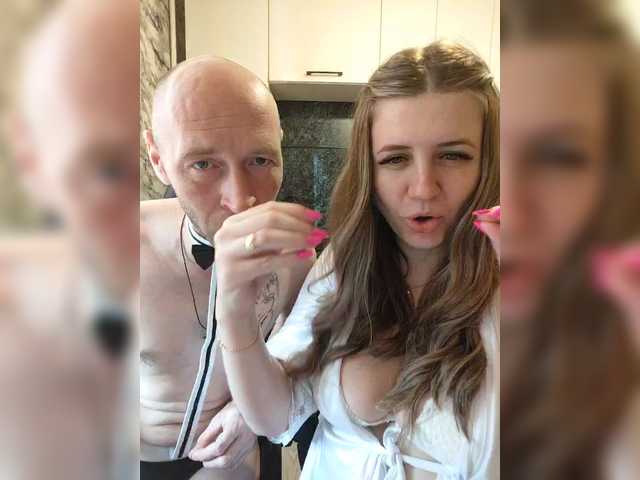 Entrez le videochat erotique avec le
modèle Innokentiy449 Innokentiy449