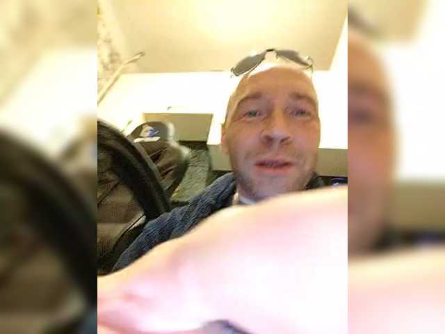 Vai a chattare su Innokentiy449 Innokentiy449