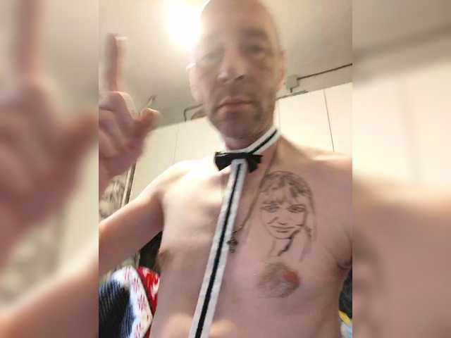 Vai a chattare su Innokentiy449 Innokentiy449