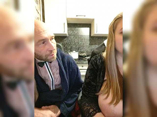 Entrez le videochat erotique avec le
modèle Innokentiy449 Innokentiy449