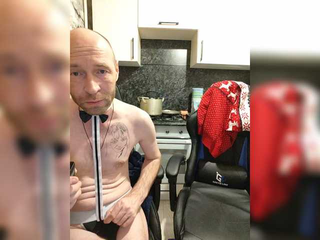 Entrez le videochat erotique avec le
modèle Innokentiy449 Innokentiy449