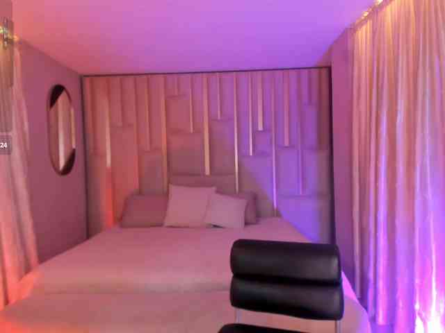 RossieRhoades webcam