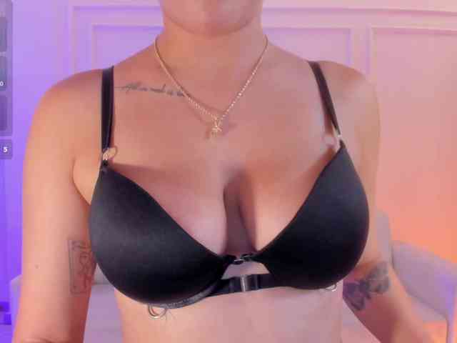 RossieRhoades webcam