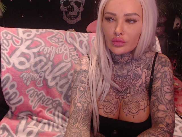 Vai a chattare su MilaElaine MilaElaine