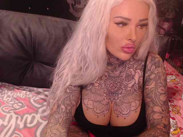 MilaElaine webcam
