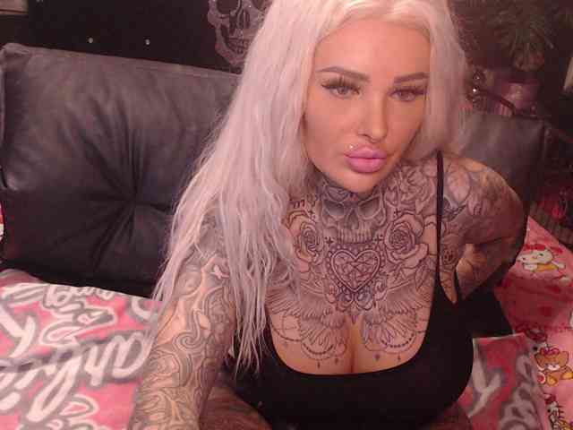 MilaElaine webcam