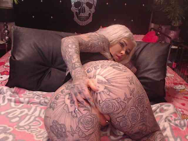 MilaElaine webcam
