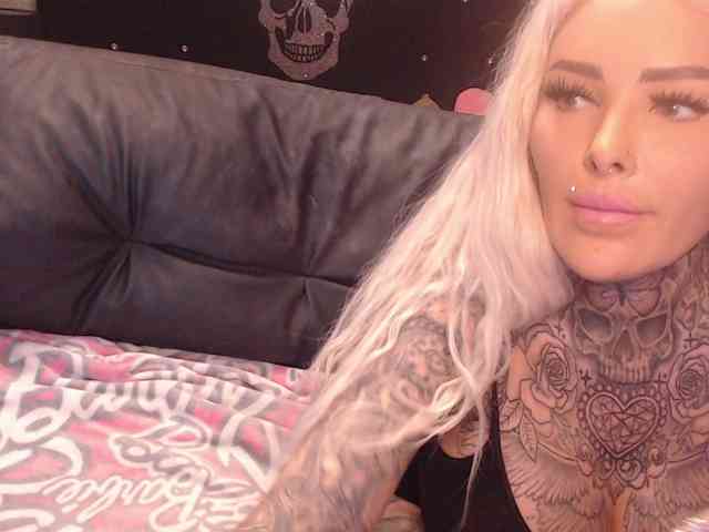 MilaElaine webcam