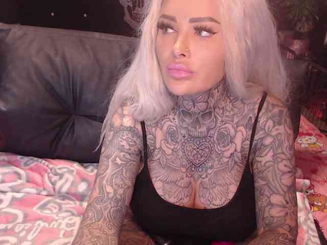 MilaElaine webcam