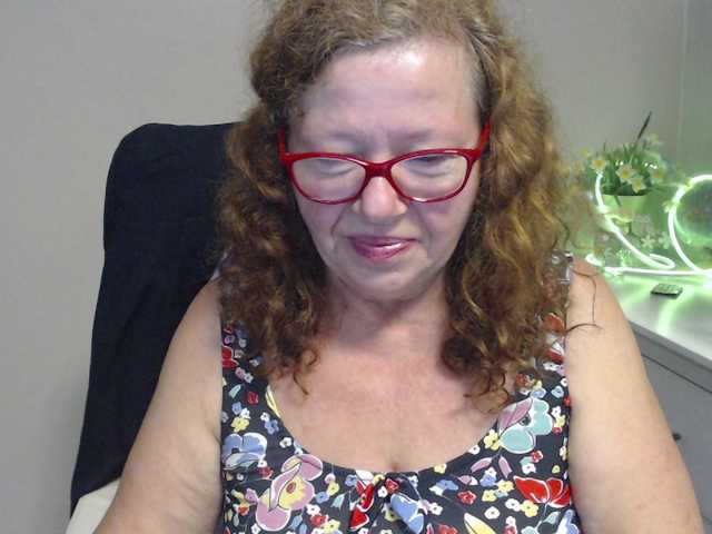 flirty-adele webcam