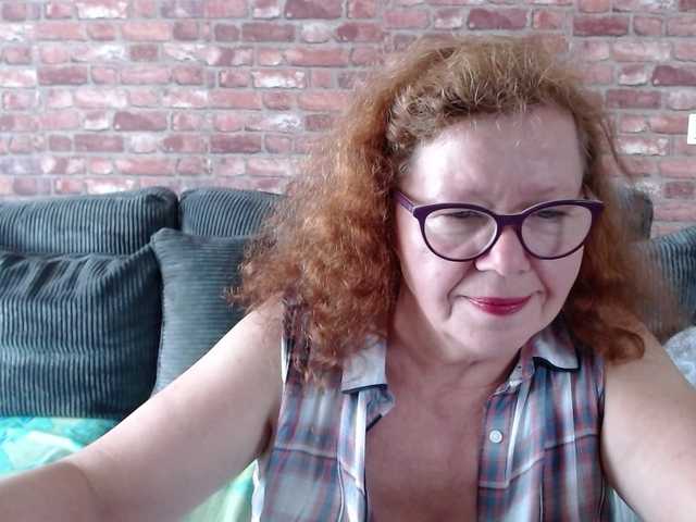 flirty-adele webcam