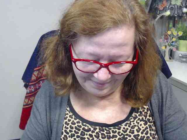 flirty-adele webcam