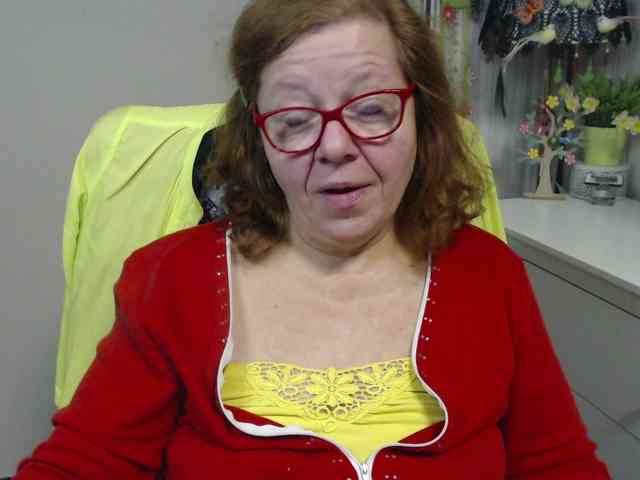 flirty-adele webcam