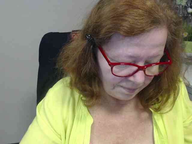 flirty-adele webcam