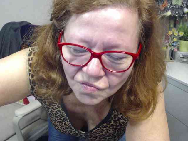 flirty-adele webcam