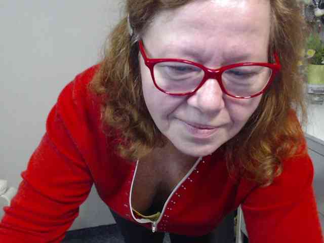 flirty-adele webcam