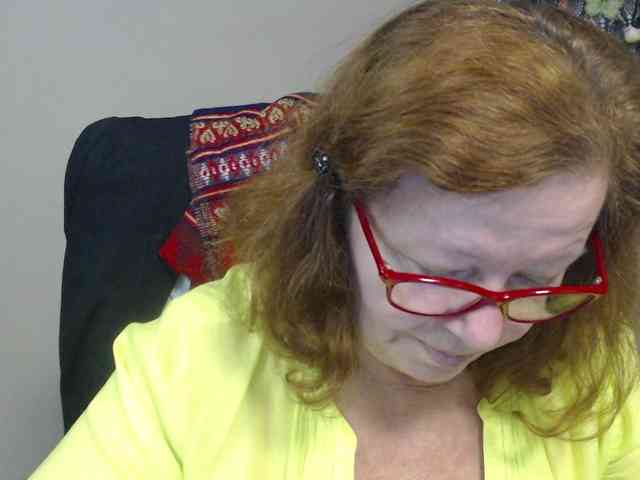 flirty-adele webcam