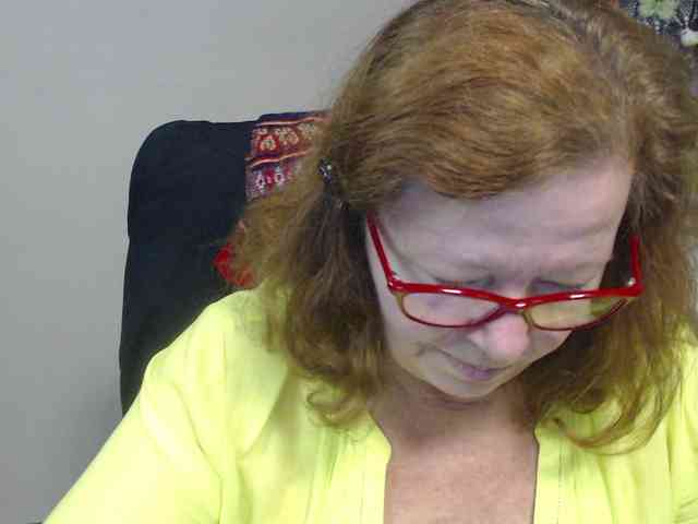 flirty-adele webcam