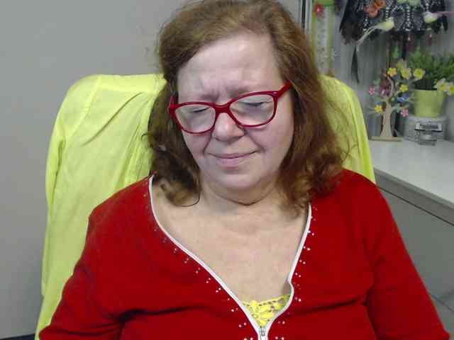 flirty-adele webcam