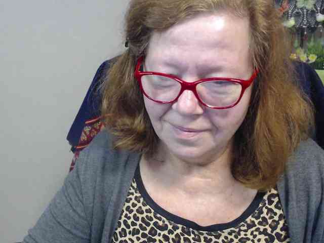 flirty-adele webcam