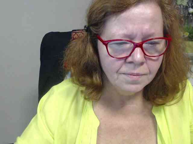 flirty-adele webcam
