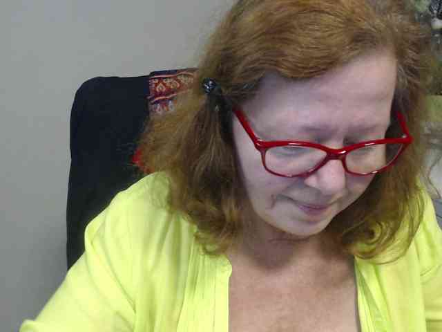 flirty-adele webcam