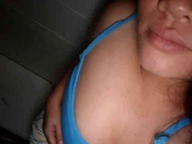 Rubie143 webcam