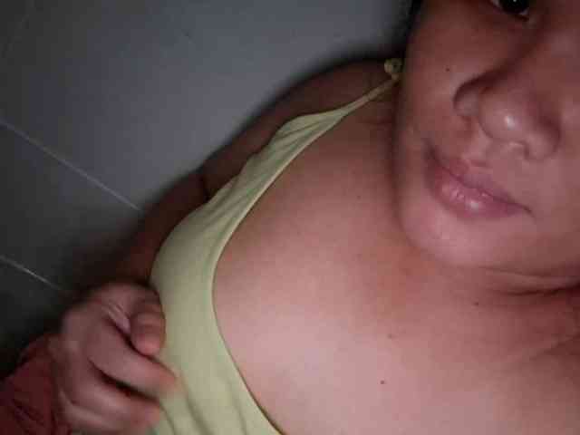Rubie143 webcam