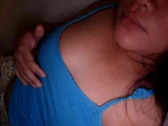 Rubie143 webcam