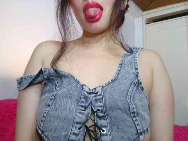 HotSpaceGirl webcam