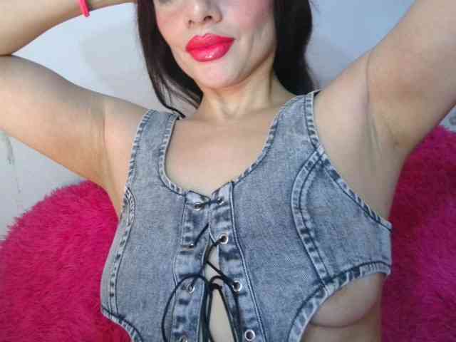 HotSpaceGirl webcam