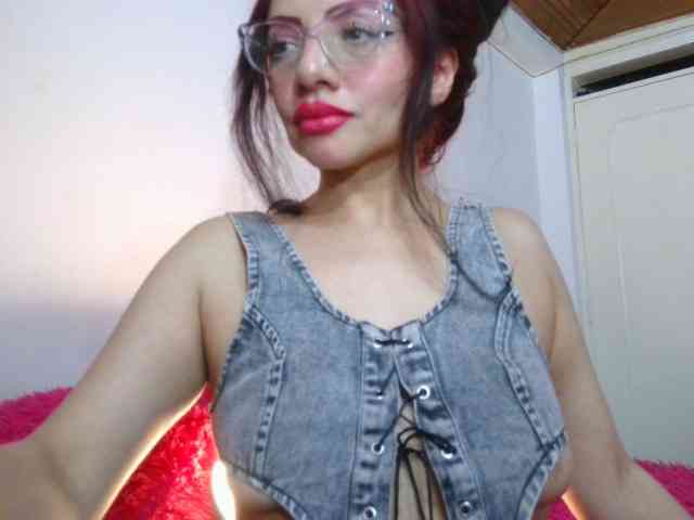 HotSpaceGirl webcam