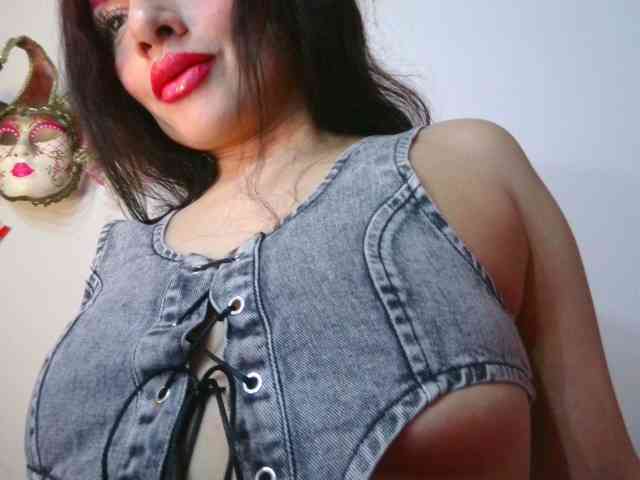 HotSpaceGirl webcam