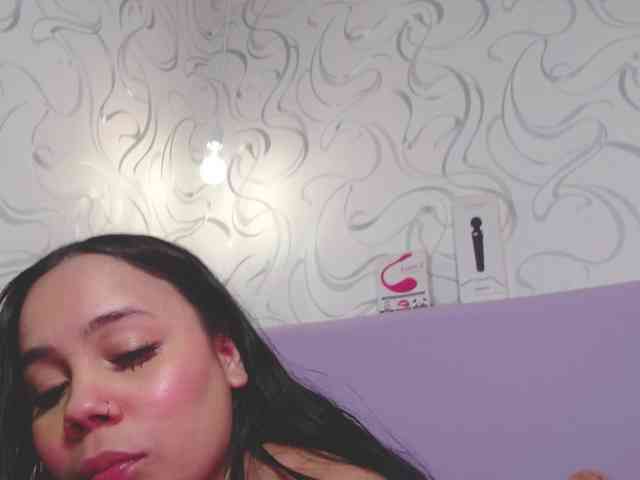 EmilyQueen3xx webcam
