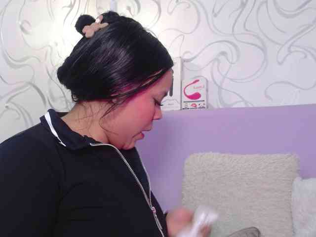 EmilyQueen3xx webcam