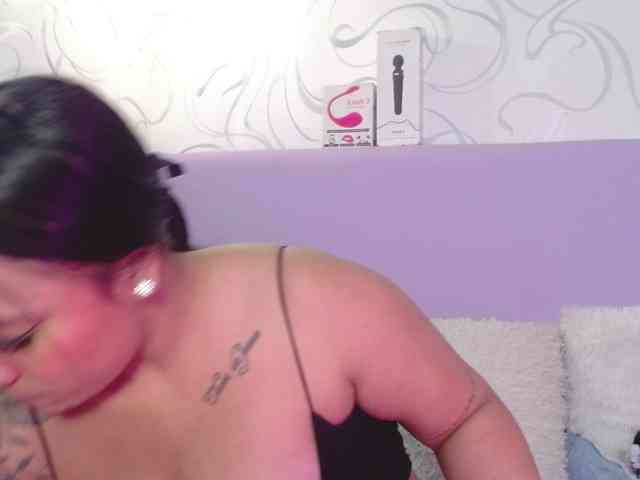 EmilyQueen3xx webcam