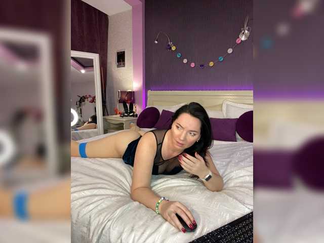 Entra en el chat con el modelo Hungryforme Hungryforme