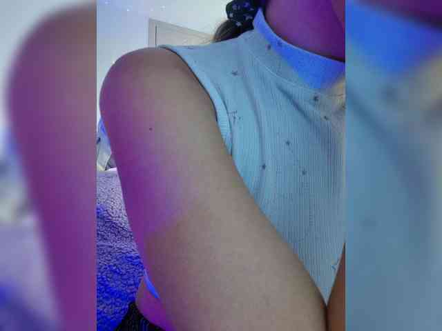 LarisaMaia webcam