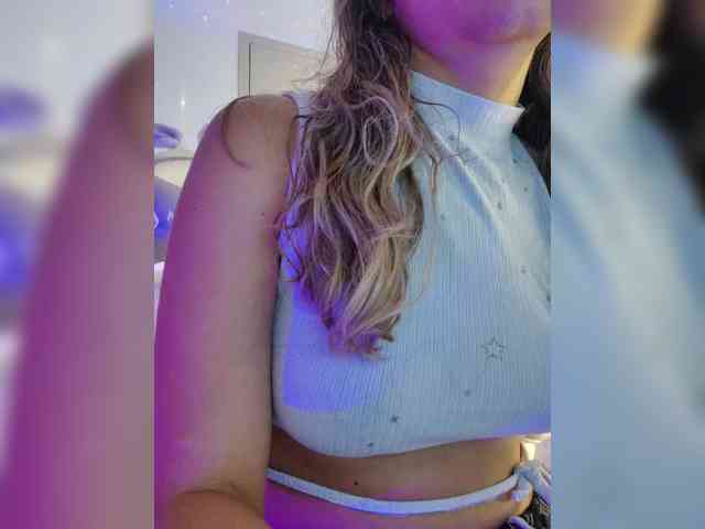 LarisaMaia webcam