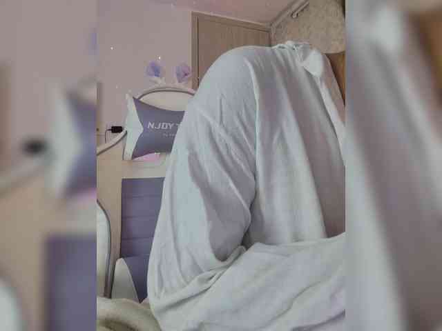 LarisaMaia webcam