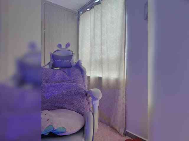 LarisaMaia webcam