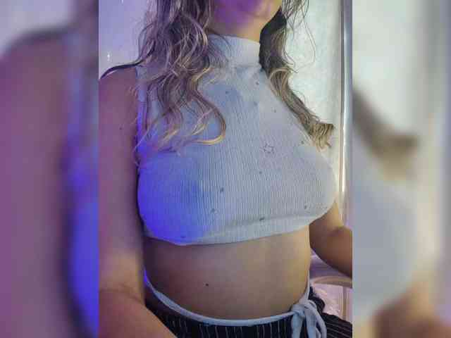 LarisaMaia webcam