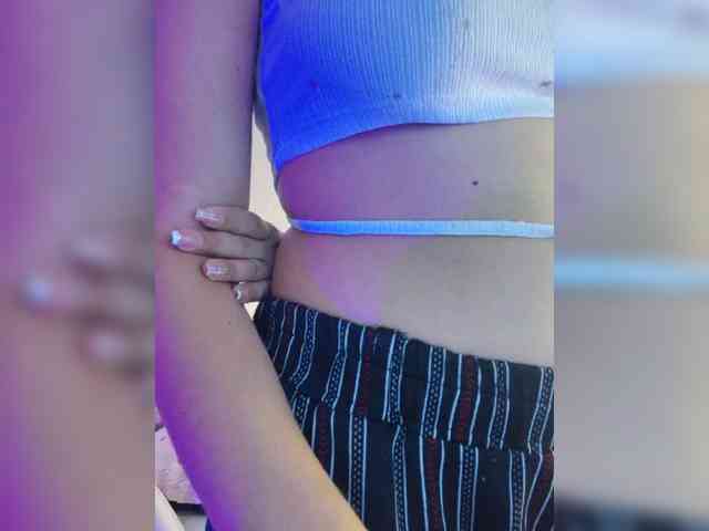 LarisaMaia webcam