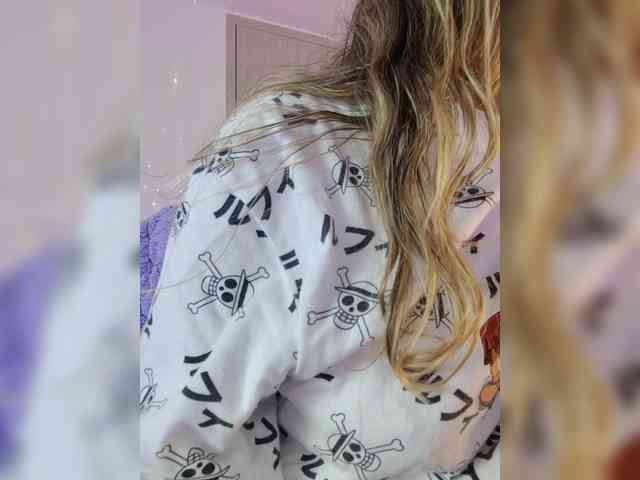 LarisaMaia webcam