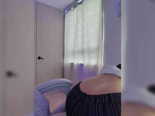 LarisaMaia webcam